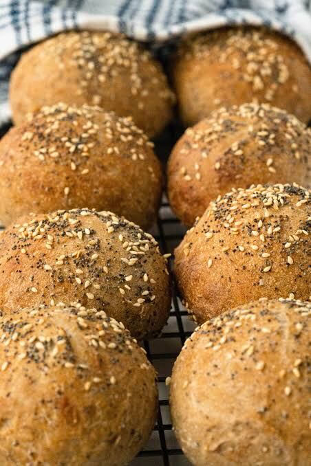 Buns (12) — Seeded